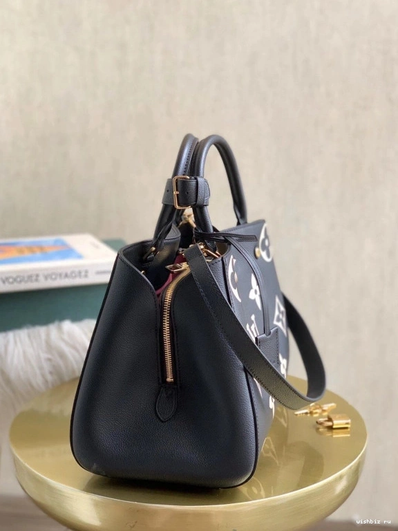 WIS MM MONTAIGNE LOUIS VUITTON 0812